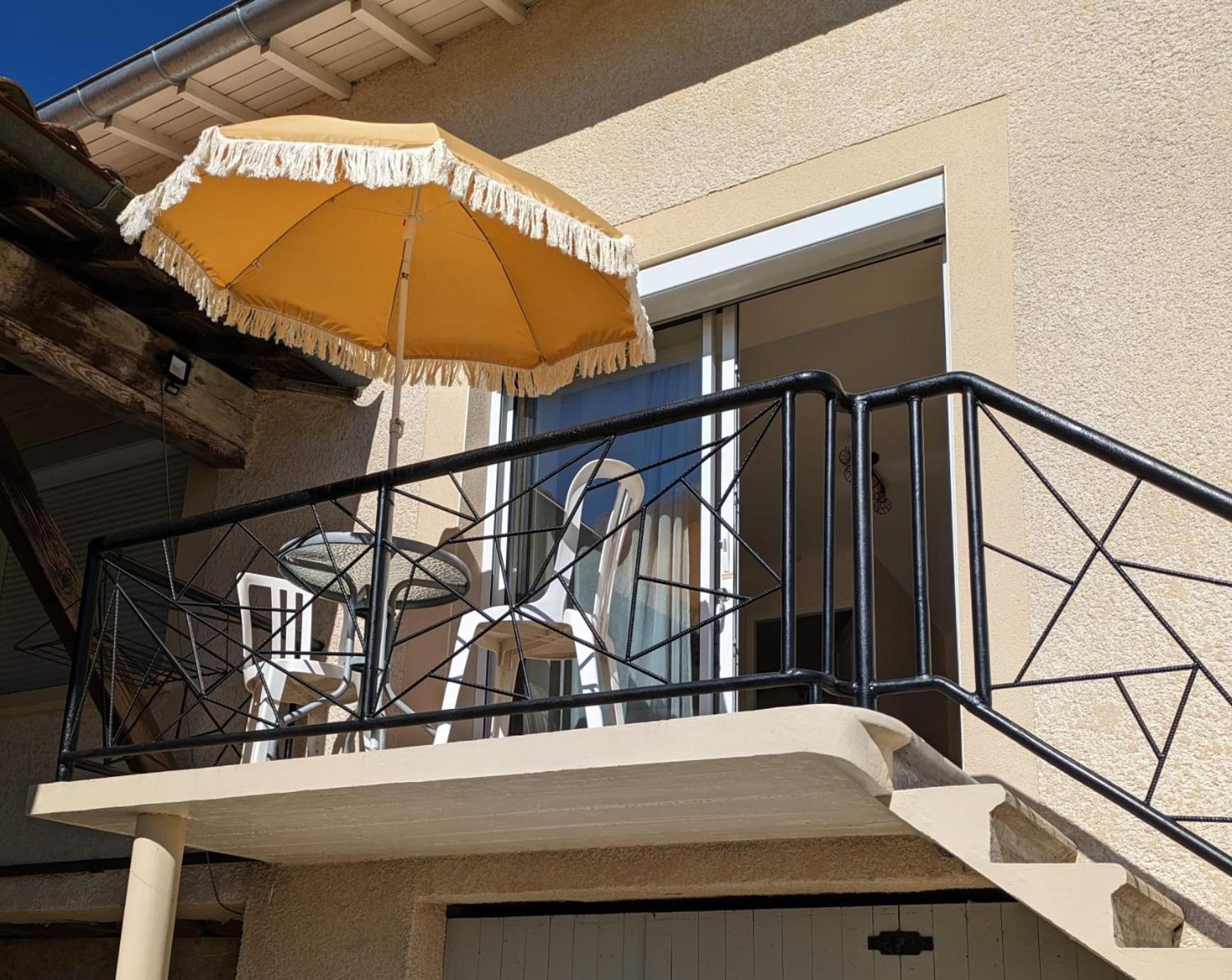 Comme A La Maison Clonas-sur-Vareze Экстерьер фото