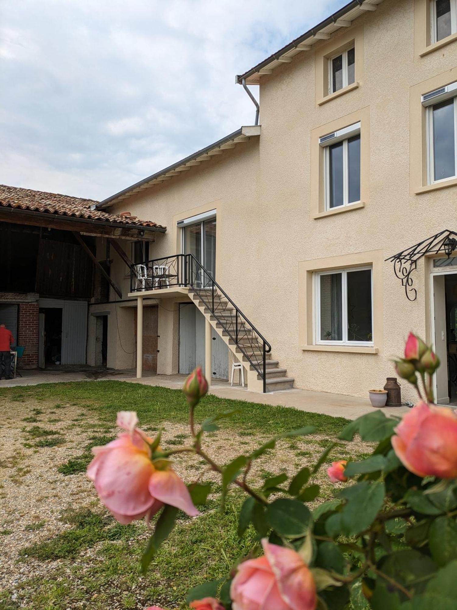 Comme A La Maison Clonas-sur-Vareze Экстерьер фото